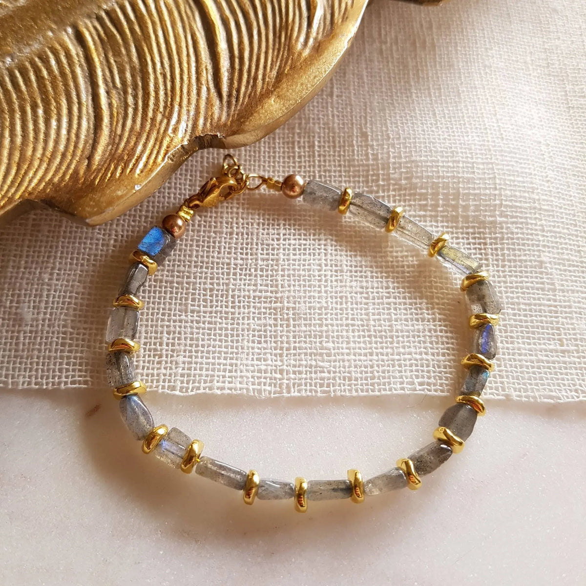 Bracelet Egeria en labradorite, vue 2
