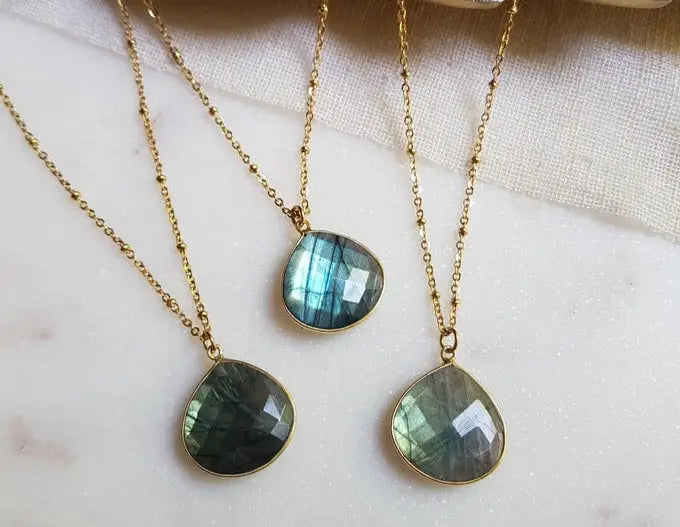 Collier Tears en labradorite, vue 3