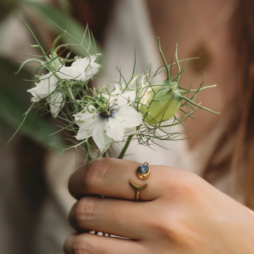 Luna Ring