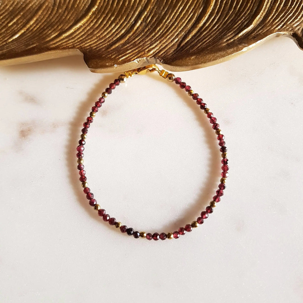 Bracelet Cléo en grenat et hématite, vue 2